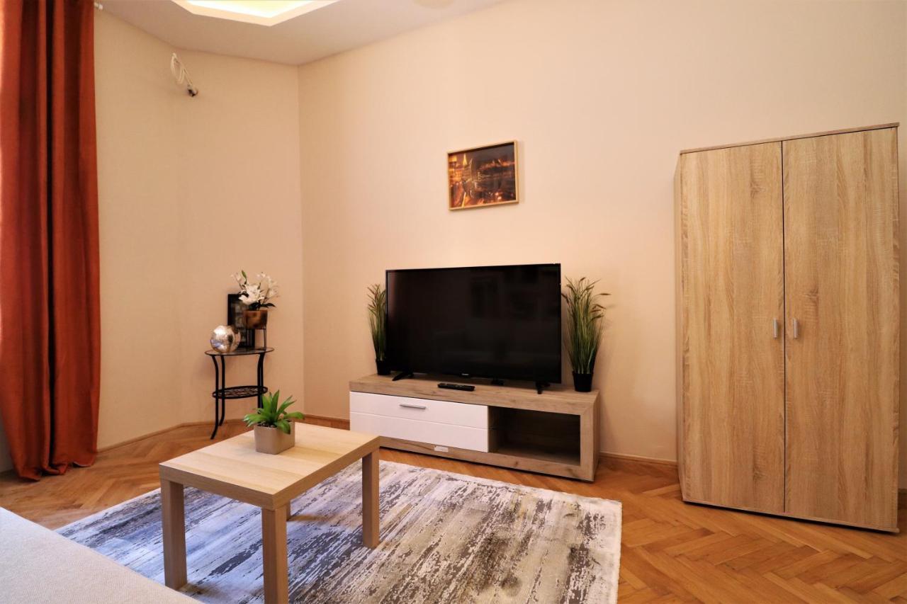 King Charles Residences Budapest Bagian luar foto