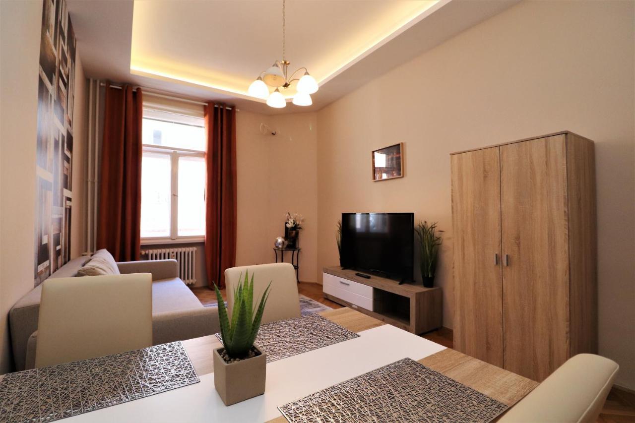 King Charles Residences Budapest Bagian luar foto