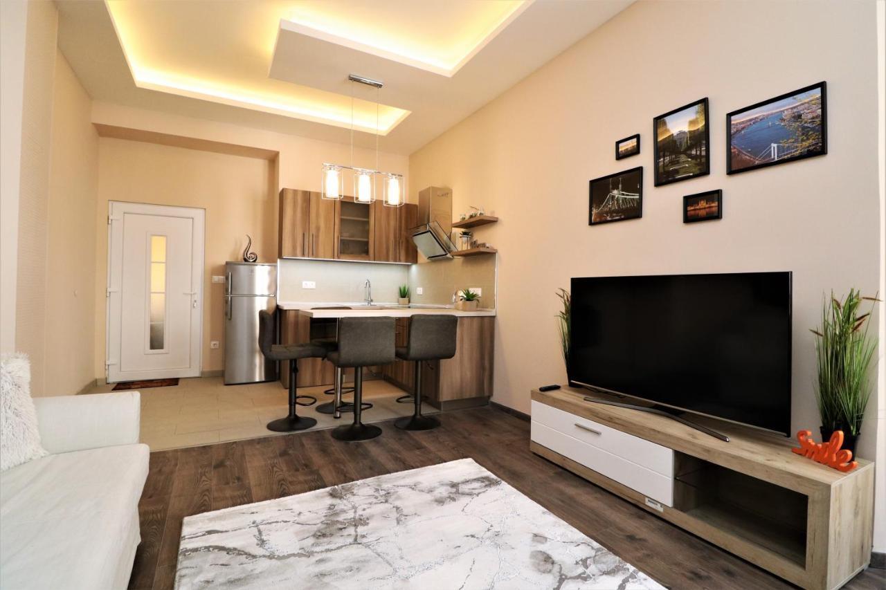 King Charles Residences Budapest Bagian luar foto