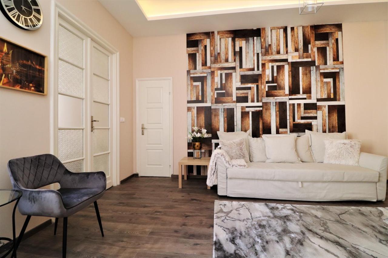 King Charles Residences Budapest Bagian luar foto
